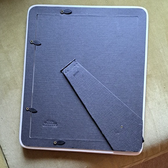 Porcelain frame - Picture 2 of 3